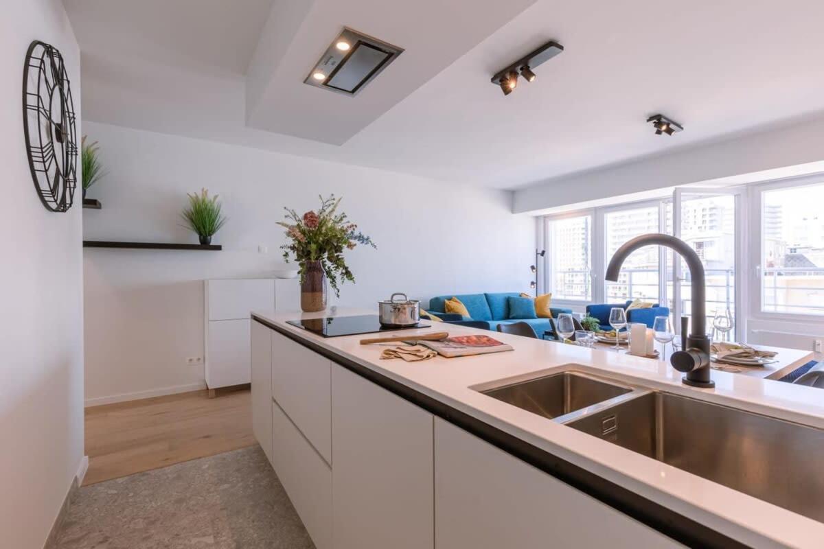 Huswell - Lovely Apartment With Lateral Sea View And Parking Остенде Екстер'єр фото