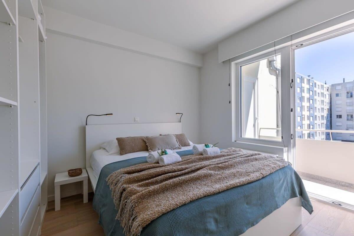 Huswell - Lovely Apartment With Lateral Sea View And Parking Остенде Екстер'єр фото